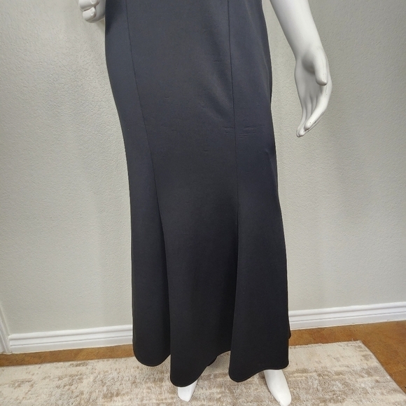 Lucci Lu Sleeveless Off Shoulder Black Formal Fishtail Gown Size 8 - Picture 12 of 13